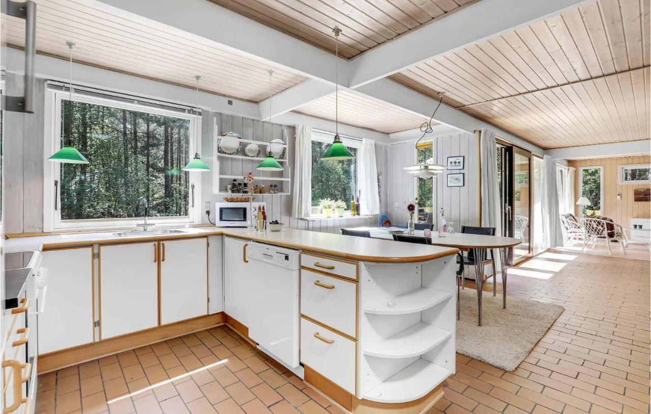 Lovely Home In Nexo With Kitchen Exterior foto